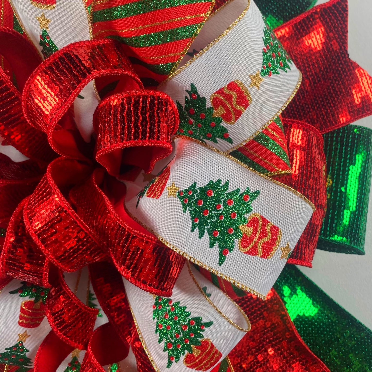 18"W X 40"L TRADITIONAL RED/GREEN CHRISTMAS TREE PRE-MADE BOW